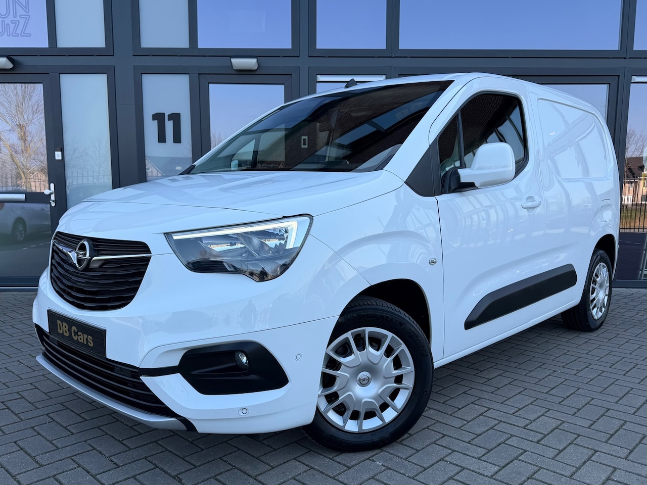 Opel Combo - 1.5D,Automaat,camera,Navi, nieuwe motorblok - AutoWereld.nl