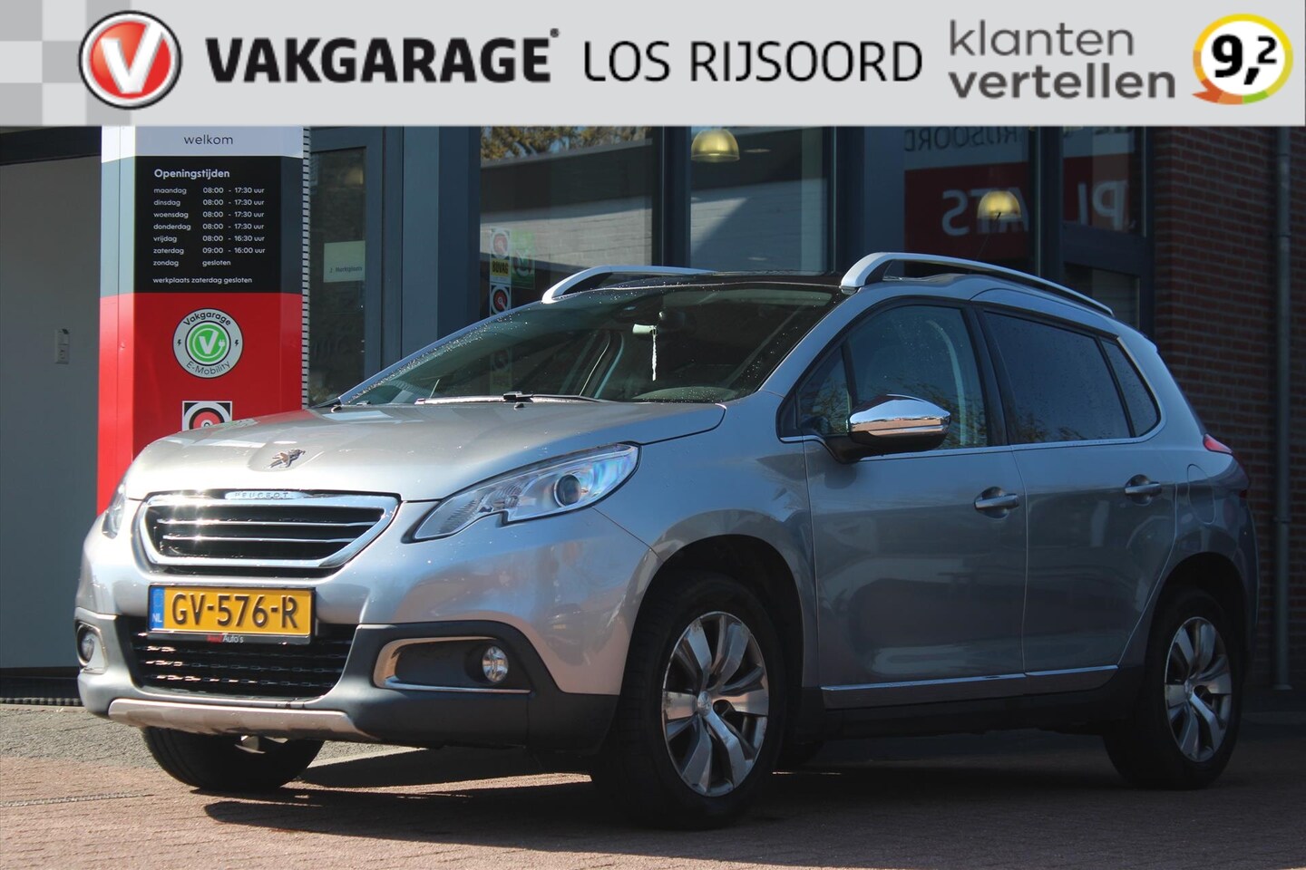 Peugeot 2008 - 1.2 PureTech Aut. *Allure* | Half- Leder | Navigatie | Cruise & Climate Control | Privacy - AutoWereld.nl
