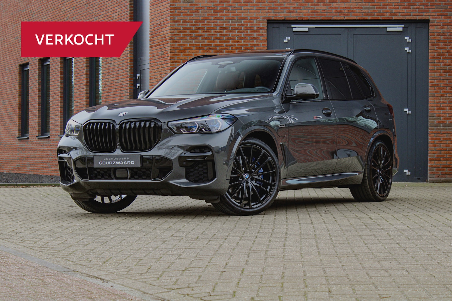 BMW X5 - XDrive45e M-Sport | Bowers & Wilkins | INDIVIDUAL Tartufo | Pano | Laser | Trekhaak | HUD - AutoWereld.nl