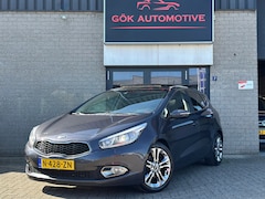 Kia Cee'd - 1.6 GDI Plus Pack / Pano / Line Assist / Carplay / Automaat / Xenon / Stuurverwarming / St