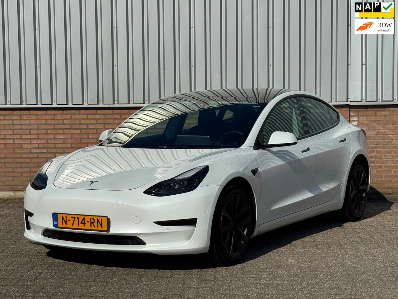 Tesla Model 3 - Standard RWD Plus 60 kWh LFP/ 92% SoH/ Warmtepomp - AutoWereld.nl