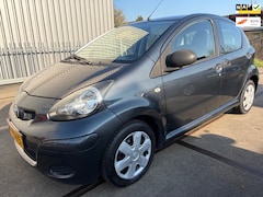 Toyota Aygo - 1.0-12V Cool-2011