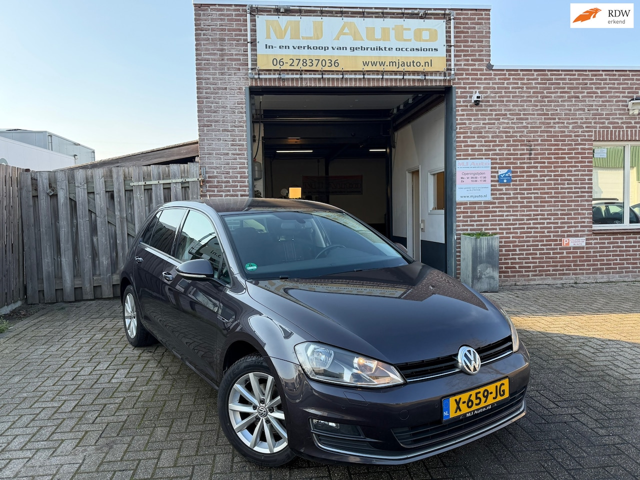 Volkswagen Golf - 1.2 TSI lounge airco navigatie cruise control - AutoWereld.nl