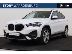 BMW X1 - xDrive25e Essential Automaat / Panoramadak / Adaptieve LED / Achteruitrijcamera / Stoelver