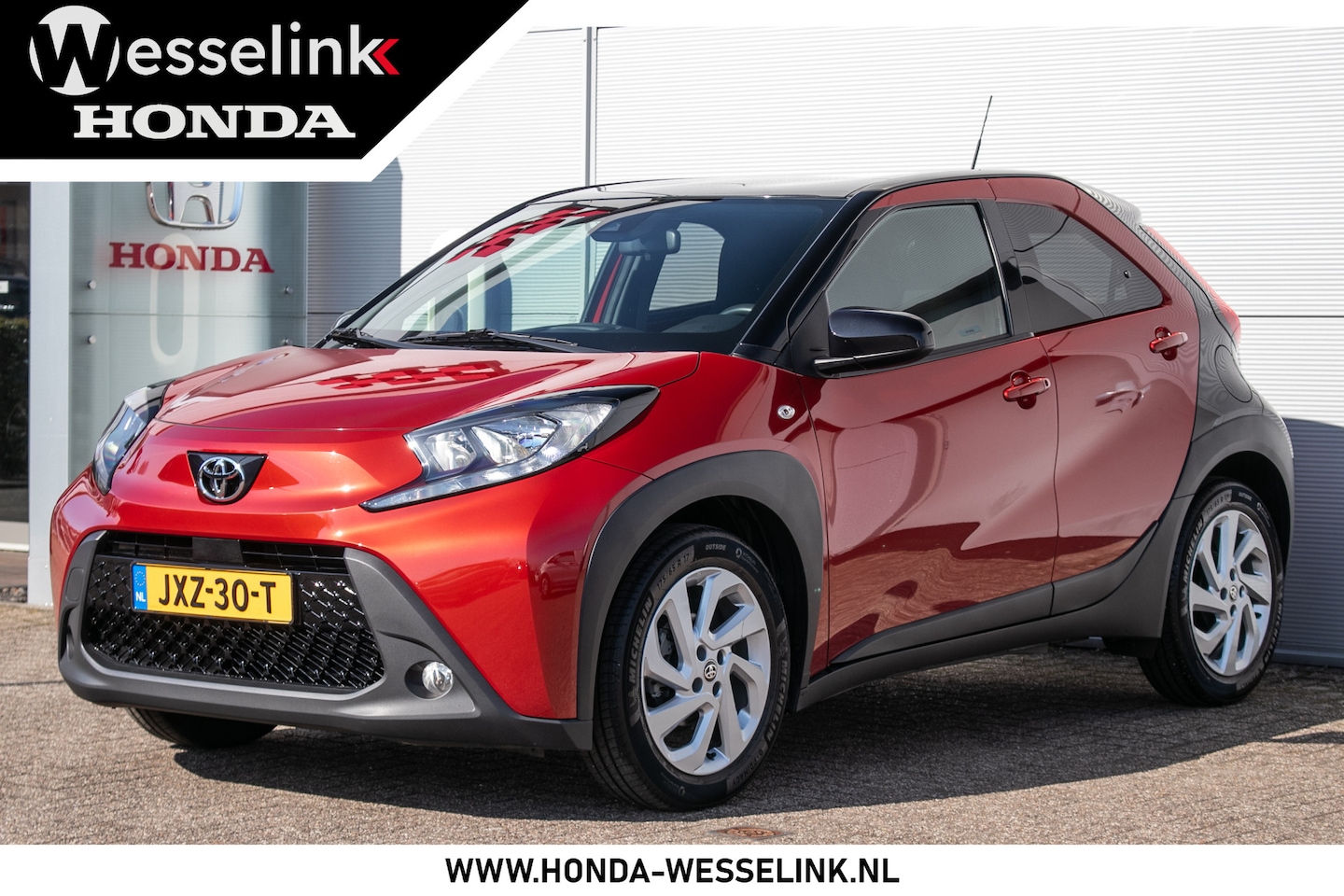 Toyota Aygo X - 1.0 VVT-i S-CVT first - Adaptive cruise | Two-Tone lak | Apple cp/Android auto - AutoWereld.nl