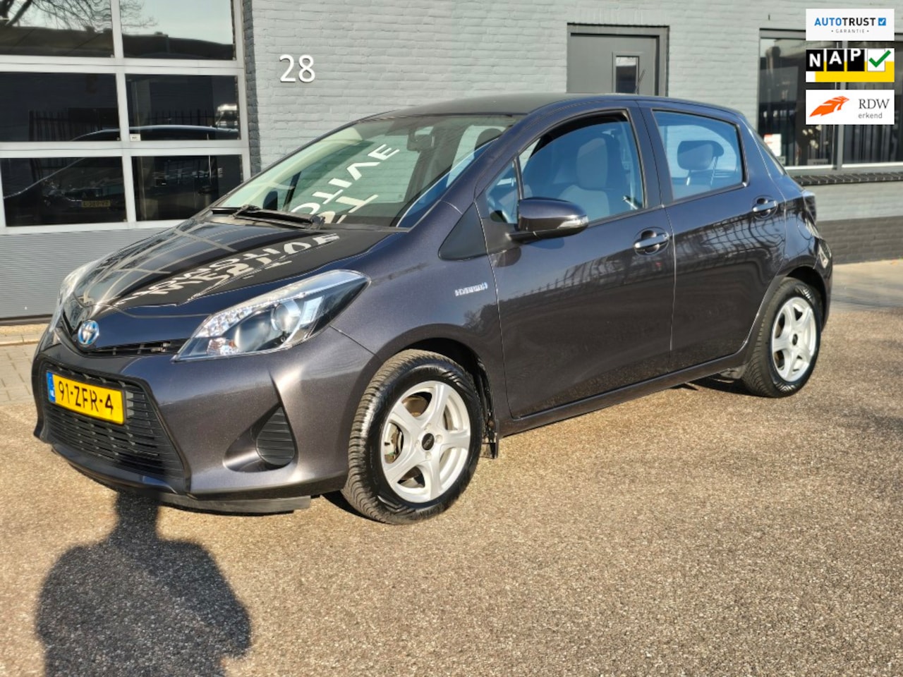 Toyota Yaris - 1.5 Full Hybrid Aspiration DEALER ONDERHOUDEN - AutoWereld.nl