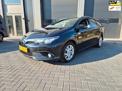 Toyota Auris - 1.8 Hybrid Business Plus Pano, trekhaak