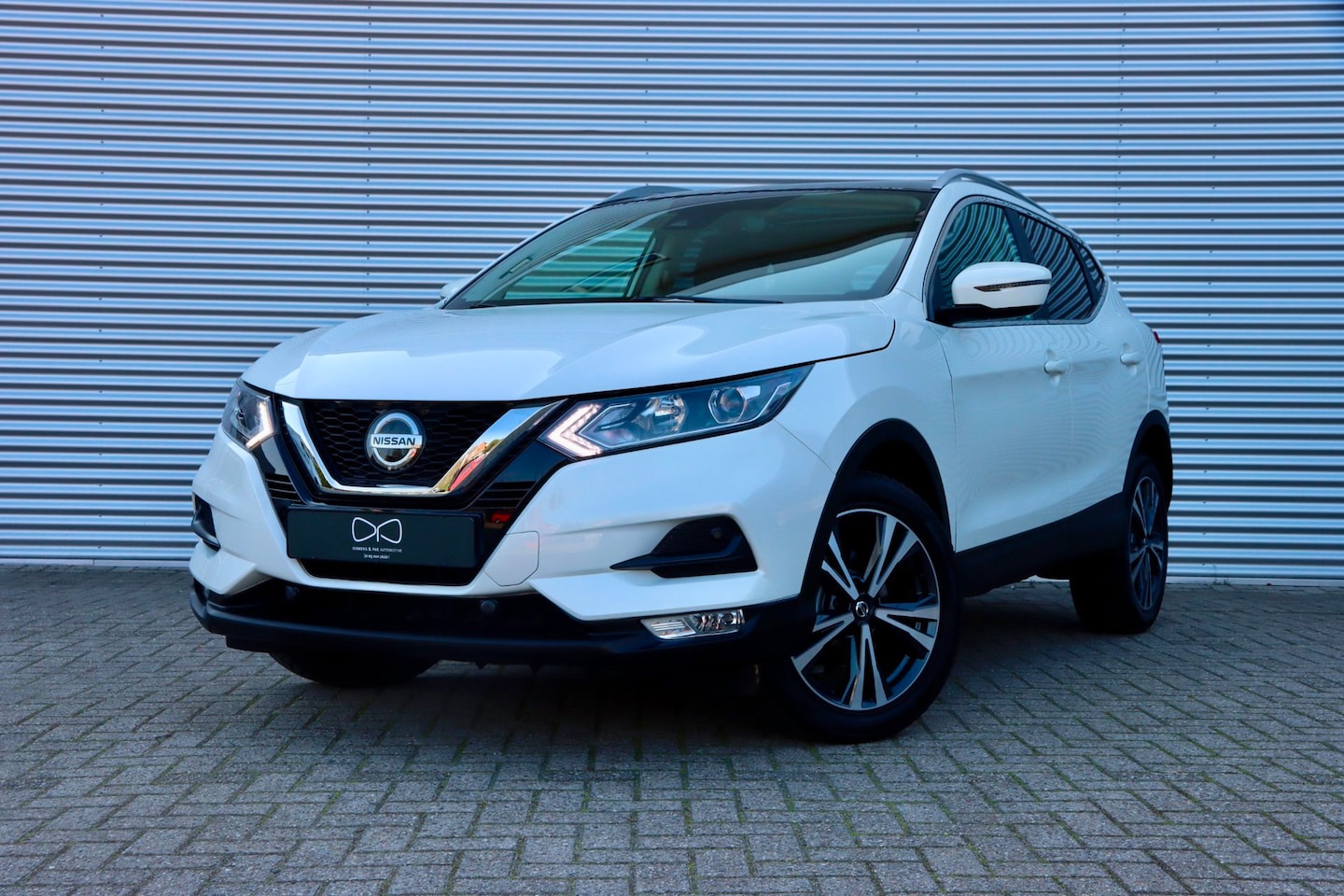 Nissan Qashqai - 1.3 DIG-T N-Connecta | PANORAMA | CAMERA | 2E EIGENAAR | NAVIGATIE | NETTE AUTO! - AutoWereld.nl