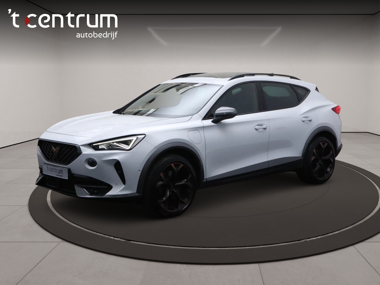 CUPRA Formentor - 1.4 e-Hybrid VZ 245 PK Copper Edition PHEV, Panoramadak, Kuipstoelen - AutoWereld.nl