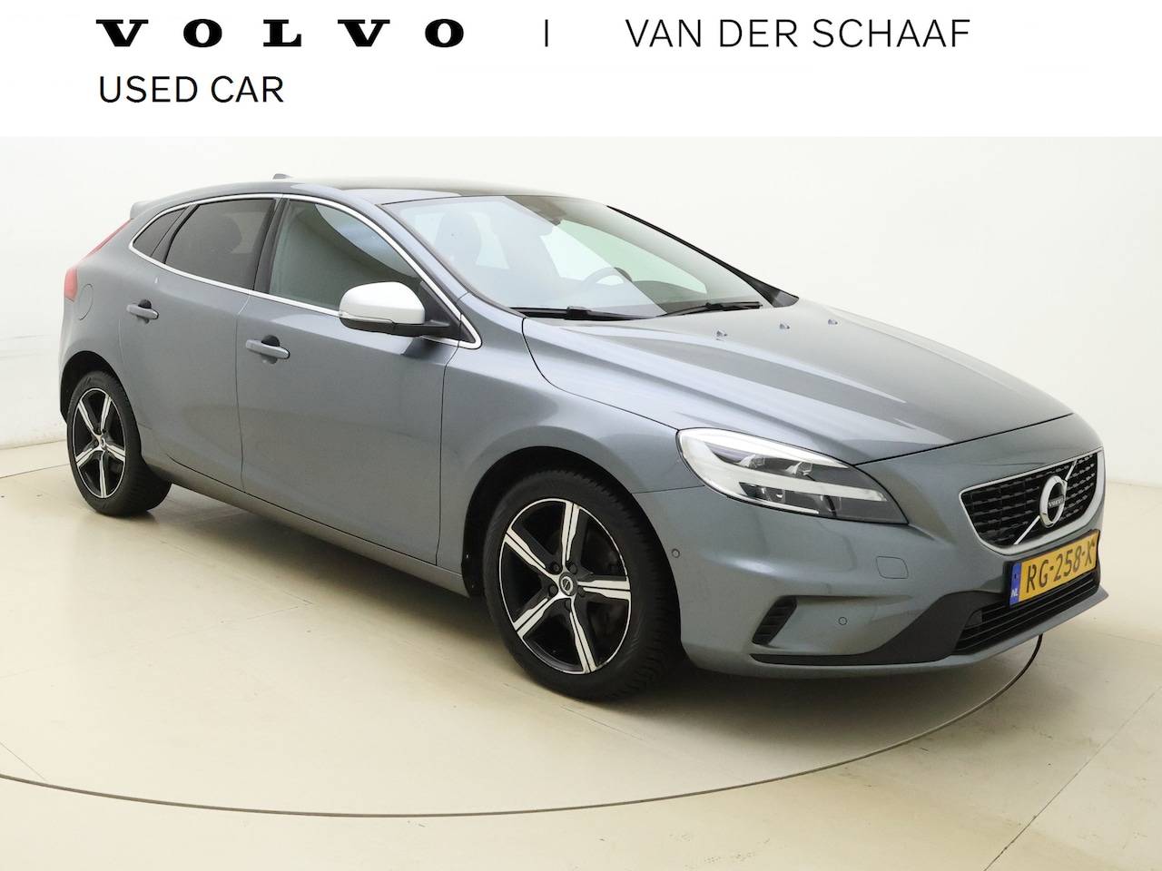 Volvo V40 - 2.0 T4 190pk Business Sport / Panorama dak / Lederen bekleding / On call / Stoelverwarming - AutoWereld.nl