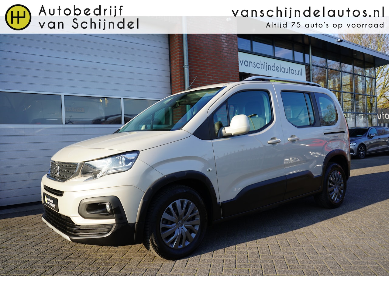 Peugeot Rifter - 1.2 PURETECH ALLURE 5P PERF ONDERHOUDEN RECENT NIEUWE DISTRIBUTIERIEM!! XENON/LED ANDROID/ - AutoWereld.nl