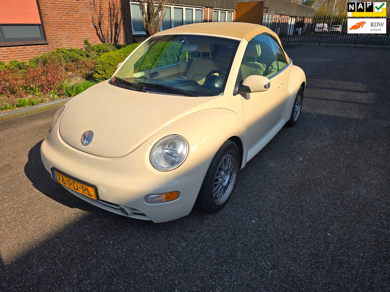 Volkswagen New Beetle Cabriolet - 2.0 airco nap automaat leer - AutoWereld.nl