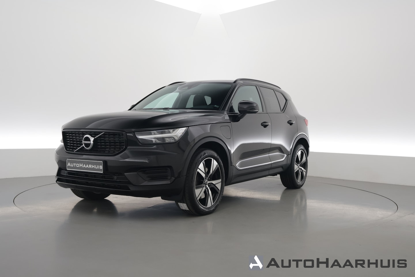 Volvo XC40 - 1.5 T4 Recharge R design | CarPlay | Adapt. Cruise | Navi | Stoel-Stuurverw. | Camera - AutoWereld.nl