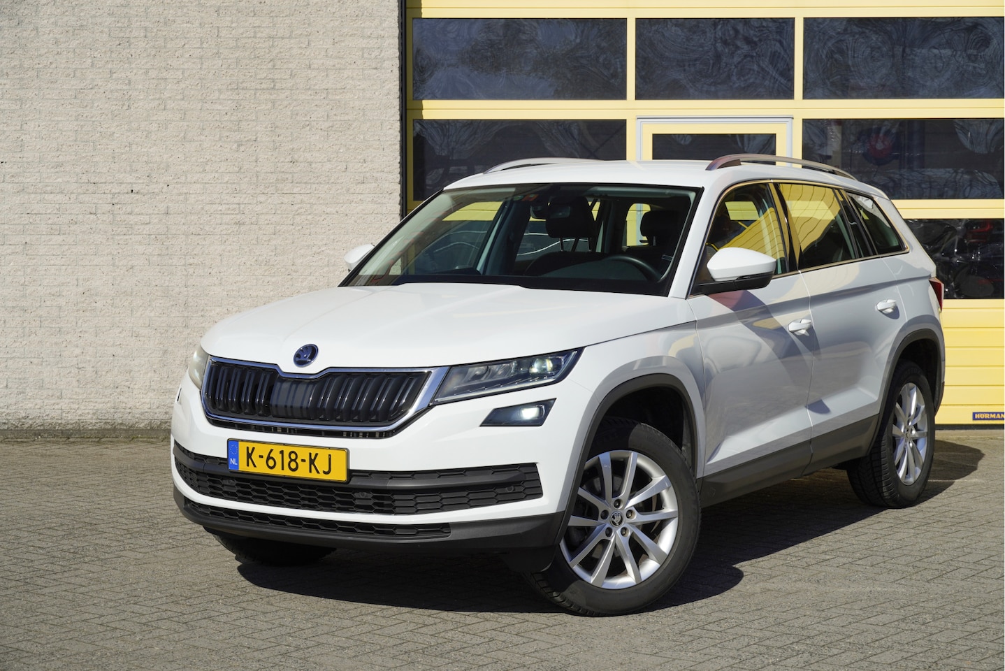 Skoda Kodiaq - 1.5 TSI 150PK! Business Edition BJ2021 Lmv 18" | Led V+A | Pdc | Keyless entry | Trekhaak - AutoWereld.nl