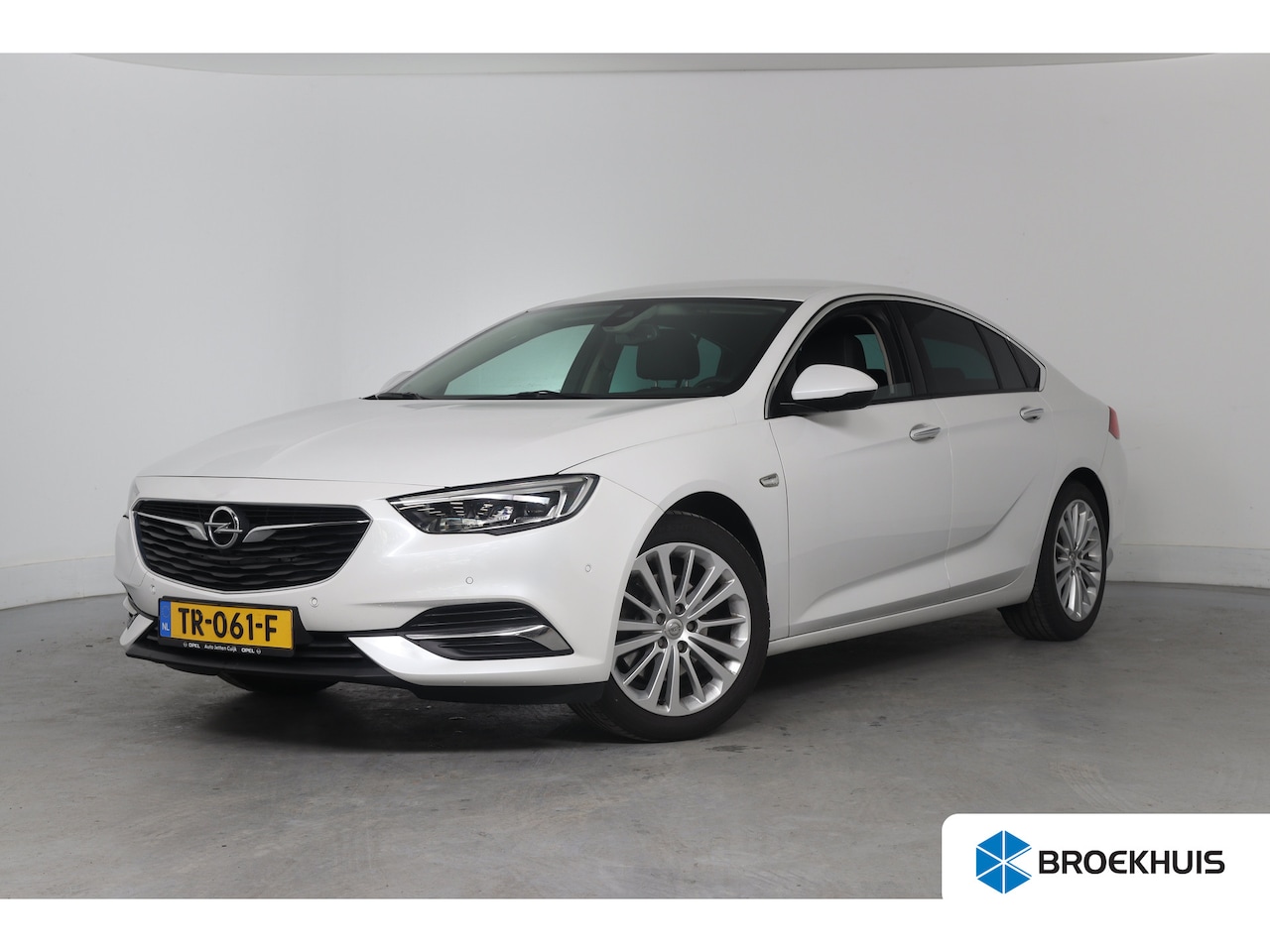 Opel Insignia Grand Sport - 1.6 Turbo Business Executive Navigatie | Camera | Trekhaak | Climate control | Full Led | - AutoWereld.nl