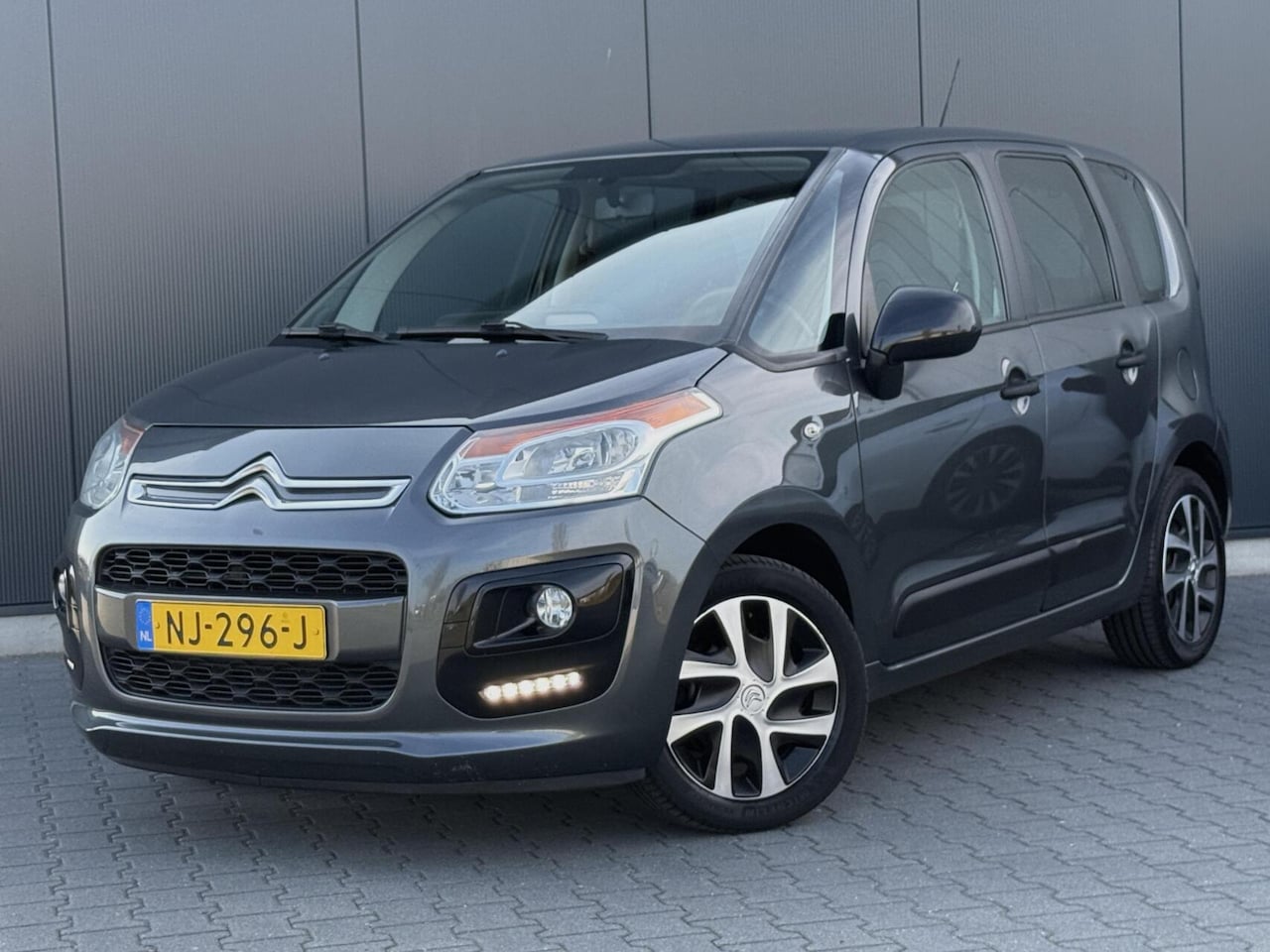 Citroën C3 Picasso - 1.2 PureTech Tendance Navi - Trekhaak - Cruise - Led - Keurige Auto - AutoWereld.nl