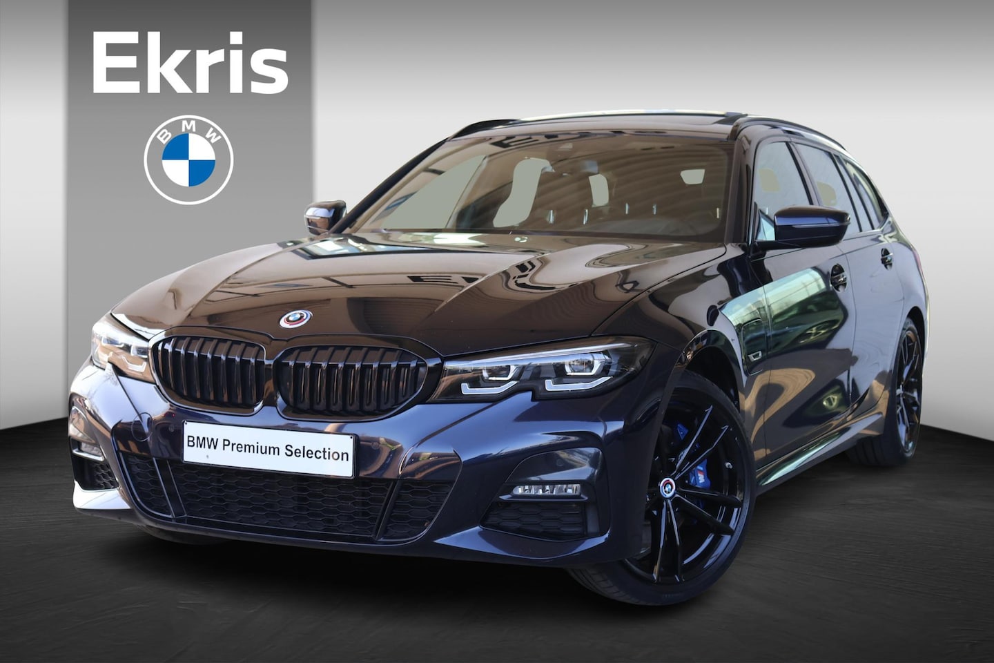 BMW 3-serie Touring - 330e | M Sport Plus | Individual Nachtblau metallic | Glazen Panoramadak | Trekhaak Elektr - AutoWereld.nl