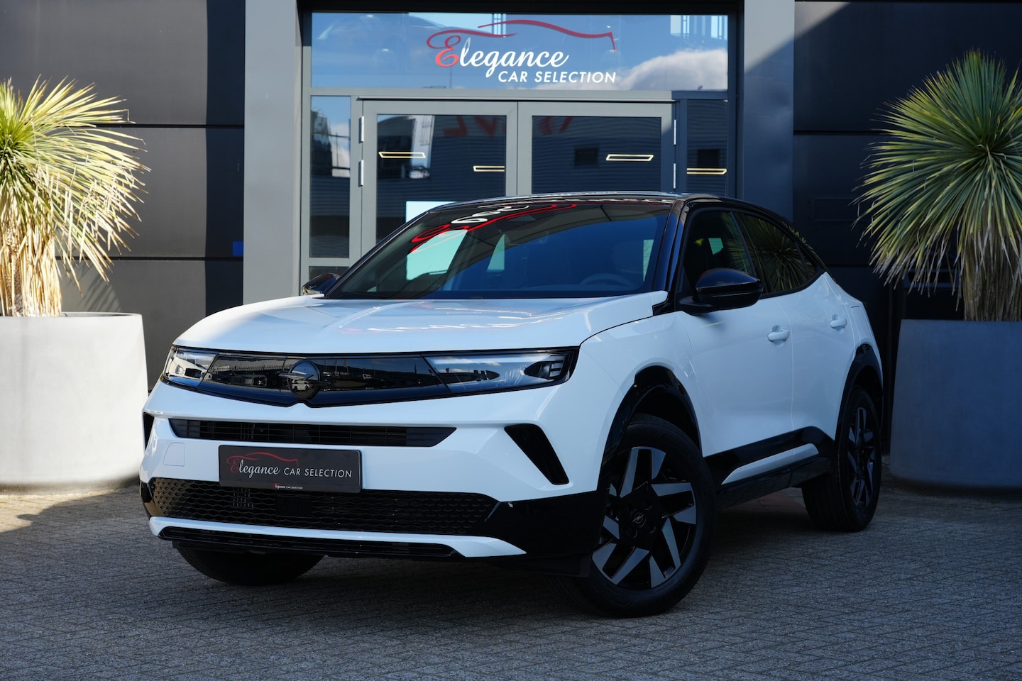 Opel Mokka - 1.2 Turbo Hybrid GS 131pk Stoelverwarming/AppleCarplay/Camera - AutoWereld.nl