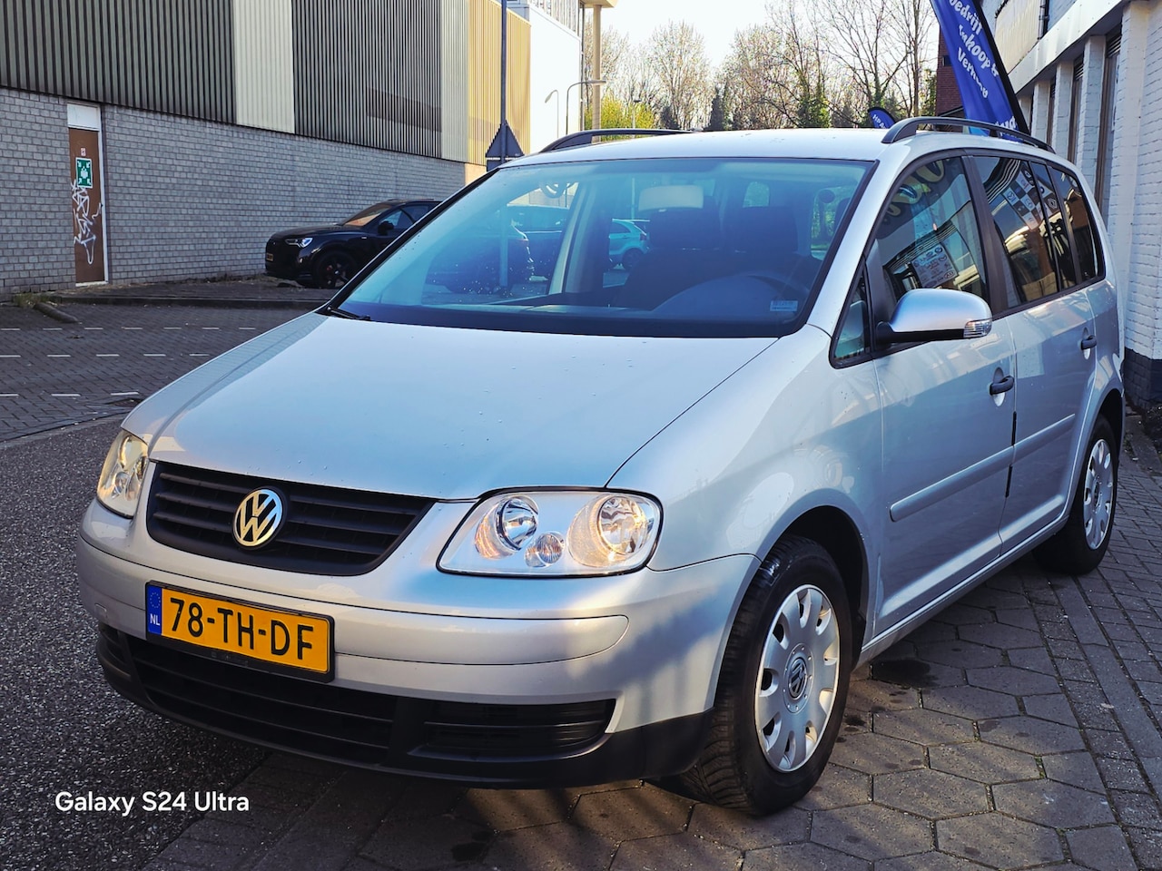 Volkswagen Touran - 1.6-16V FSI Optive I*1e eigenaar*nap*apk*airco*dealer onderhoud*rijd perfgect*inruil mog!! - AutoWereld.nl