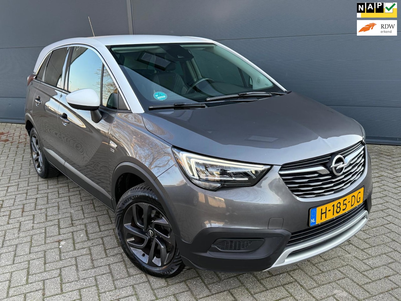 Opel Crossland X - 1.2 Turbo/Navi/Carplay/Airco/cruise/trekhaak/parkesensoren - AutoWereld.nl