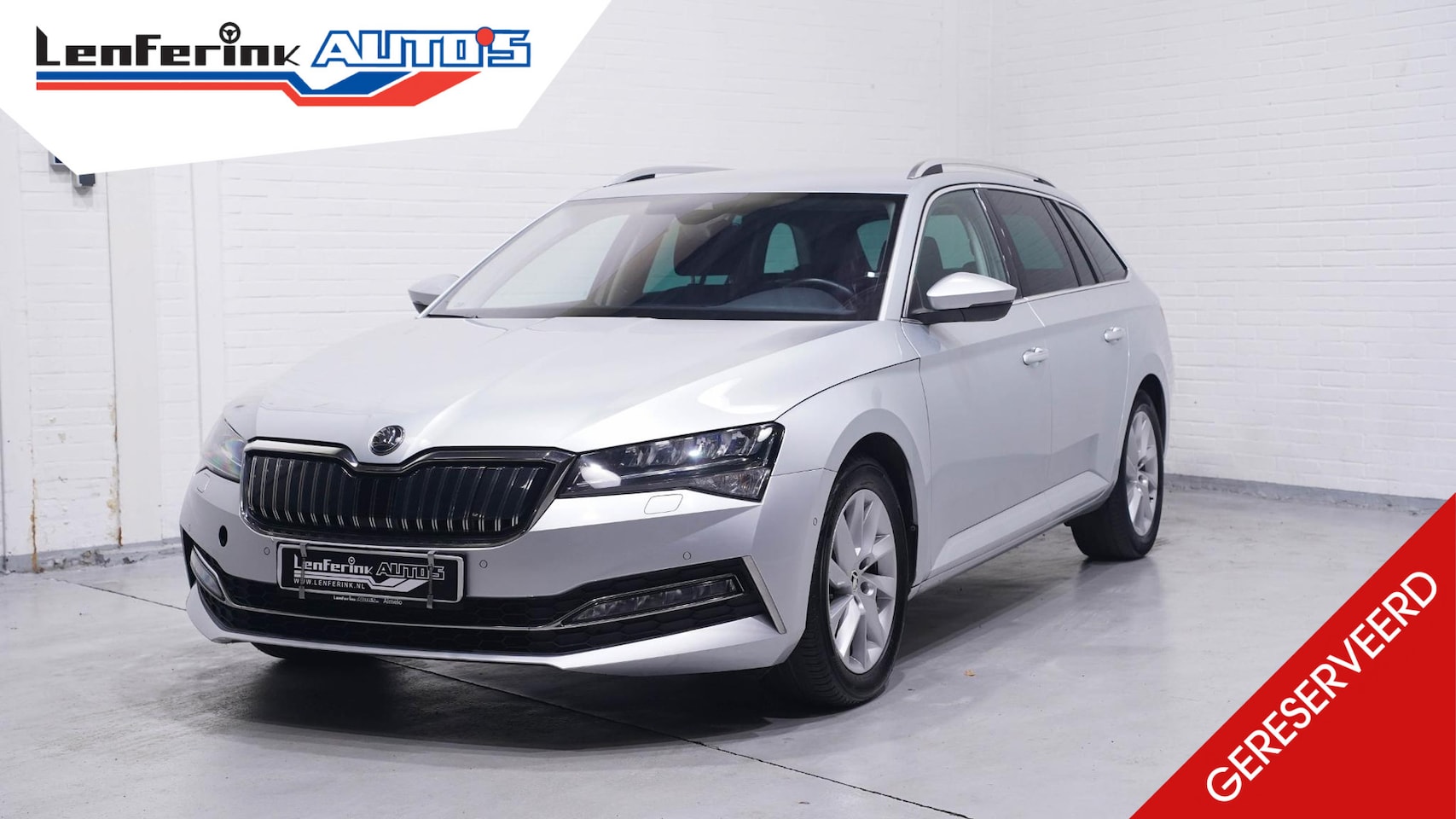 Skoda Superb Combi - 1.4 TSI iV Style Navi Leder/alcantara Camera Stoel- en voorruitverwarming Apple Carplay Cl - AutoWereld.nl