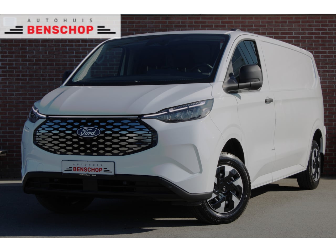 Ford E-Transit Cust. - 320 L2H1 Trend 65 kWh |CAMERA|LED|STUUR+STOELVERWARMING| - AutoWereld.nl