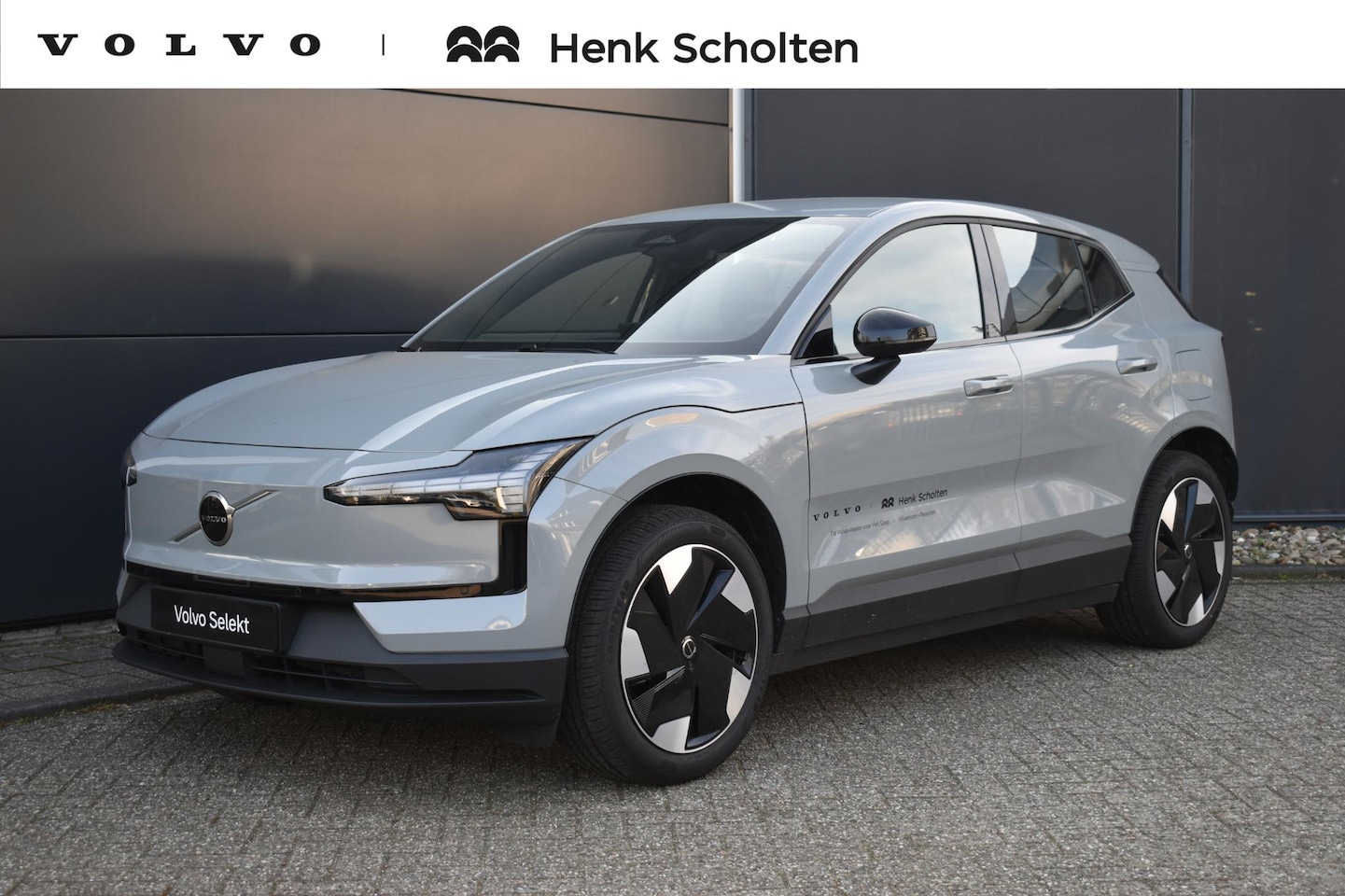 Volvo EX30 - Single Motor Extended Range EUROPA 69 kWh | Verwarmbare en elektrisch verstelbare voorstoe - AutoWereld.nl