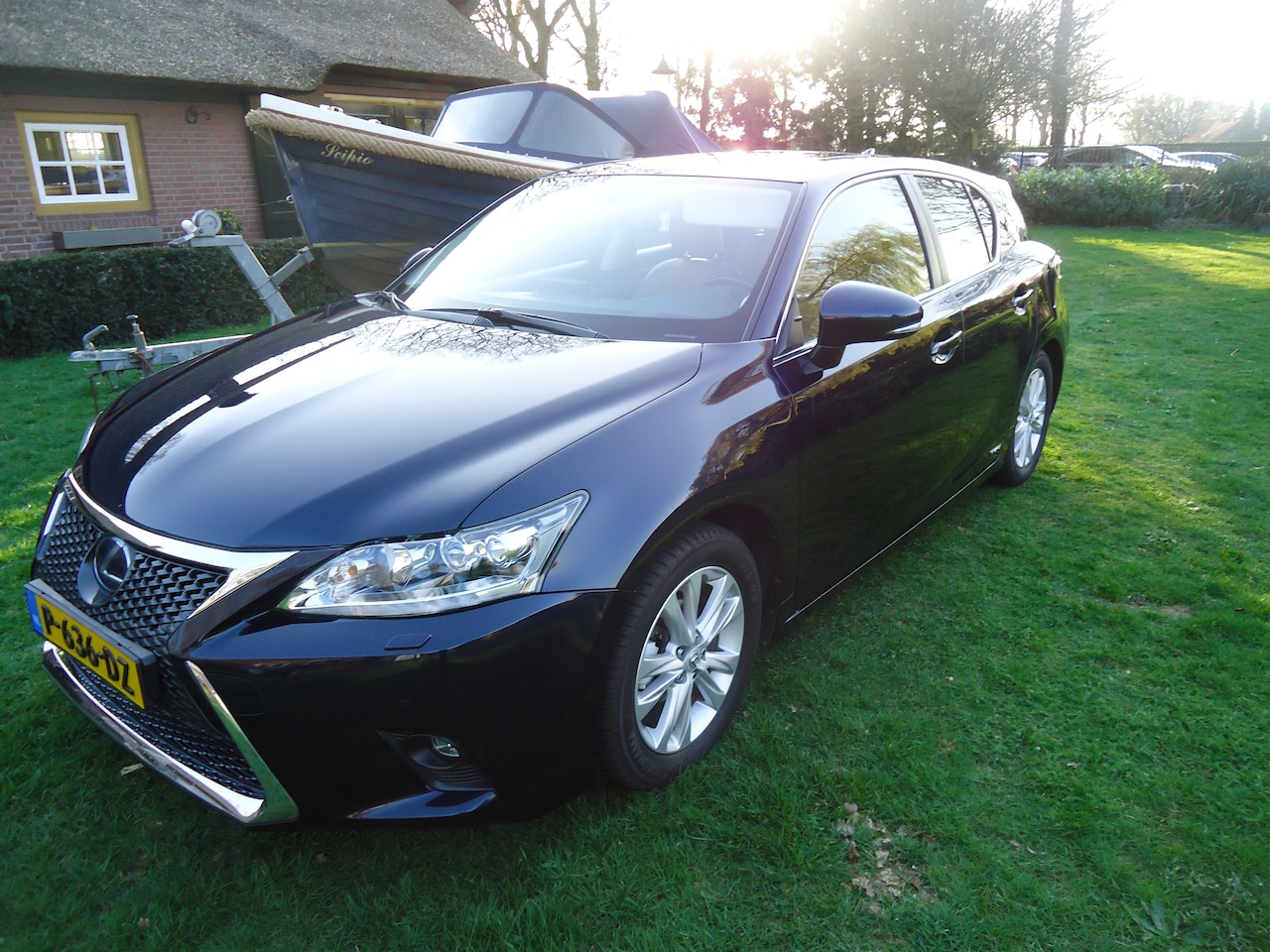Lexus CT - 200h Luxury Line eindelijk een echte luxury line, met mark levinson audiosysteem - AutoWereld.nl