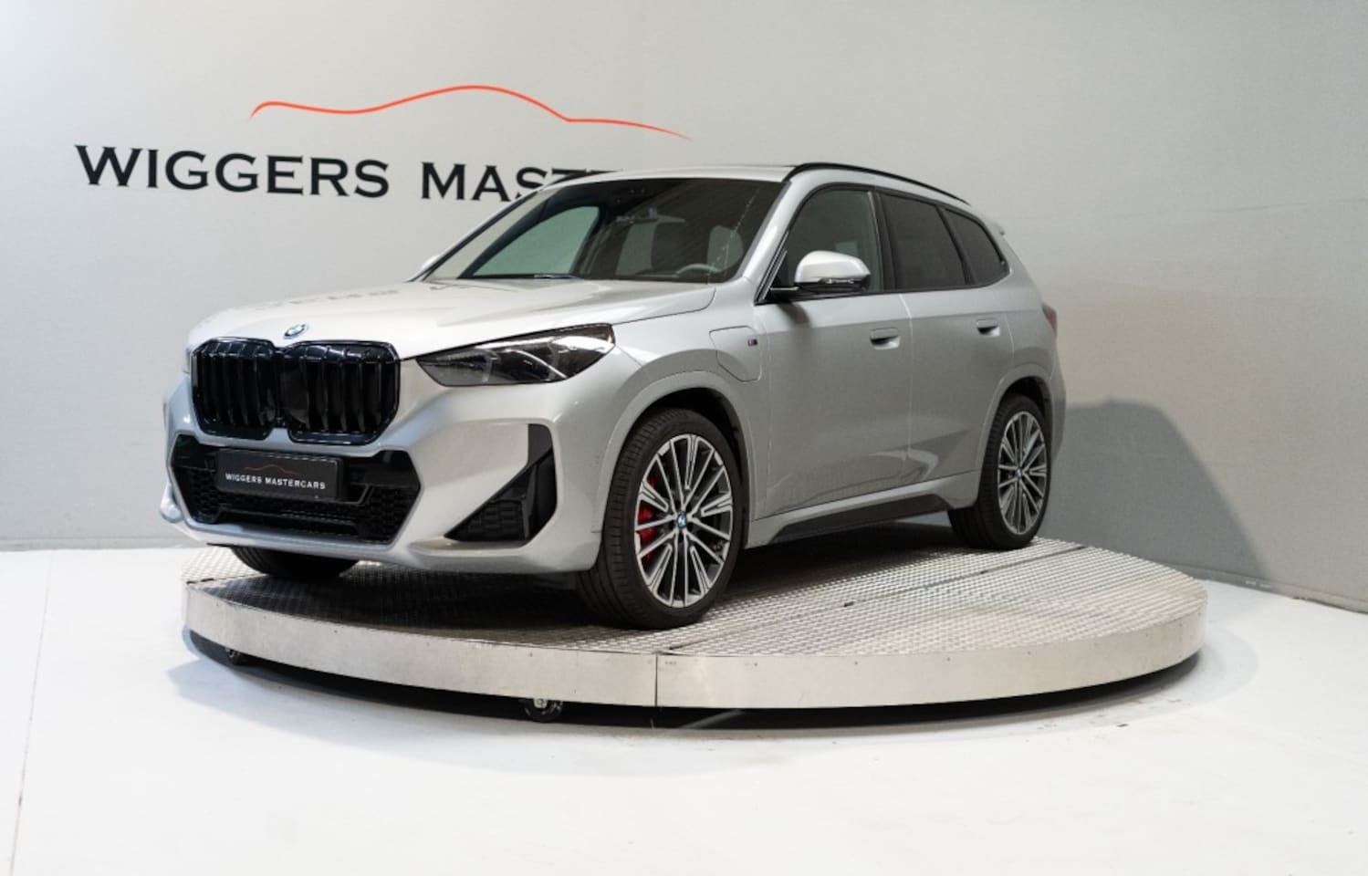 BMW X1 - 326 PK Hybrid M-Sport, Panodak, Trekhaak, Head-up, HarmanenKardon, Leder, 360 Camera - AutoWereld.nl