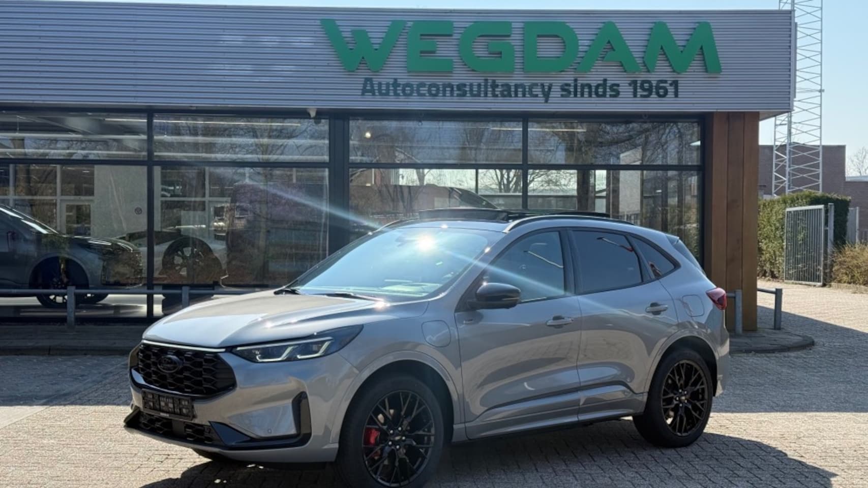 Ford Kuga - 2.5 PHEV ST-LINE X 243pk / BLACK en SMOKE PACK / FULL OPTIONS+HUD - AutoWereld.nl