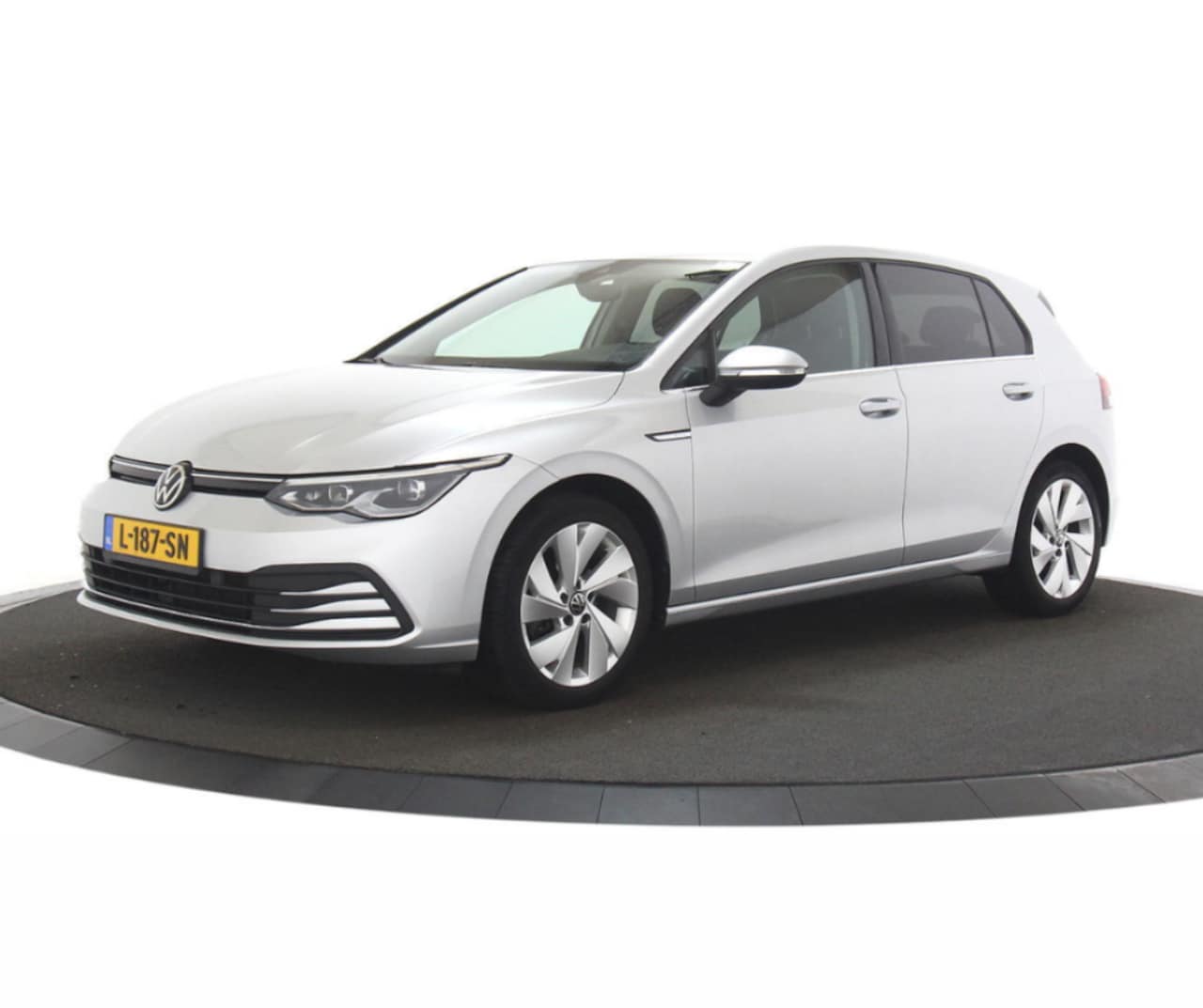Volkswagen Golf - 1.5 TSI Life Bussines Stoelverwarming Navi Led - AutoWereld.nl