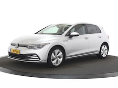 Volkswagen Golf - 1.5 TSI Life Bussines Stoelverwarming Navi Led