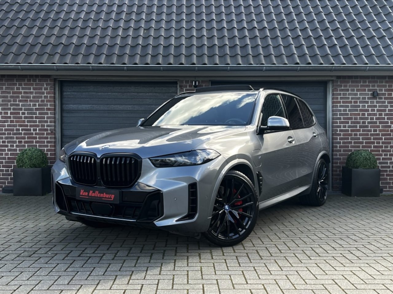 BMW X5 - 50E HIGH EXE M SPORT PANO HUD 360 ICONIC SKYSCRAPER - AutoWereld.nl