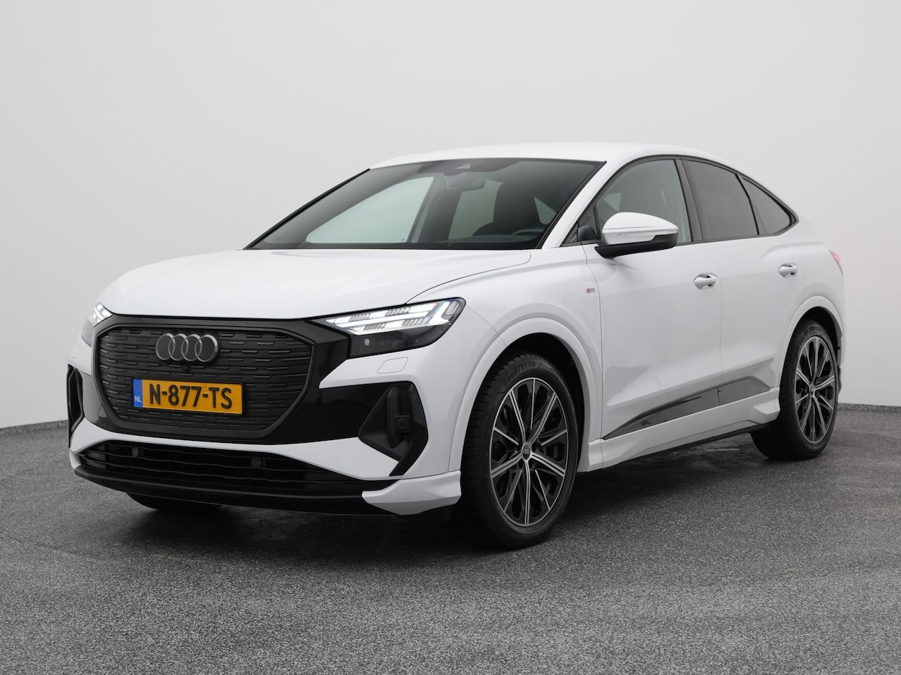 Audi Q4 Sportback e-tron - 40 S edition 77 kWh | CAMERA | STOELVERWARMING - AutoWereld.nl