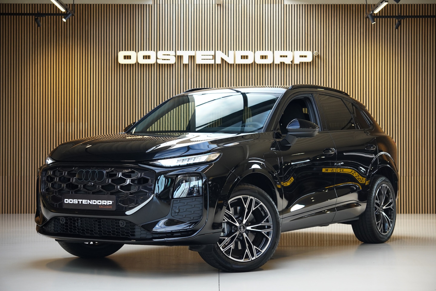 Audi Q3 - 1.5/272pk 200kW e-hybrid S-Line Blackstyle|2026|PDC+Camera+Assist|19"LMV|MatrixLED|Optik S - AutoWereld.nl