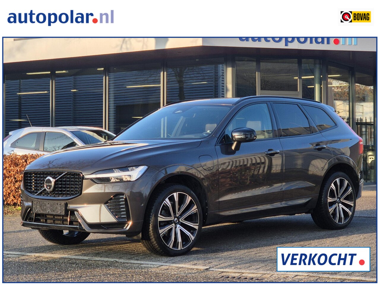 Volvo XC60 - 2.0 T6 Plug-in hybrid AWD Plus Dark R-Design Trekhaak/360Cam/ACC etc. - AutoWereld.nl