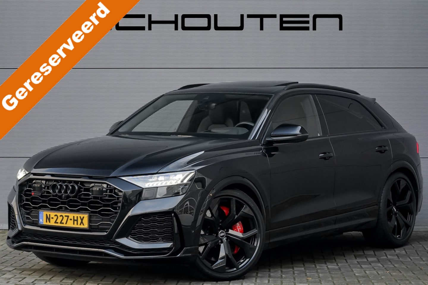 Audi Q8 - 4.0 TFSI RS Q8 Quattro Dynamic+ Keramisch Pano B&O Trekhaak Alcantara 23" - AutoWereld.nl