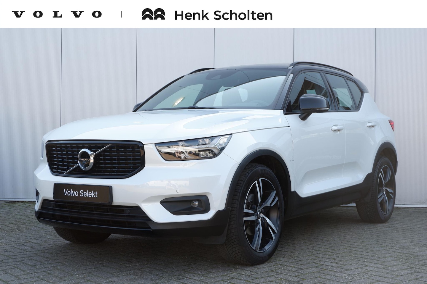Volvo XC40 - T3 AUT8 163PK R-Design | Panoramadak | Rondomzicht camera | Elektrisch verstelbare voorsto - AutoWereld.nl