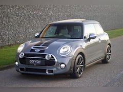 MINI Cooper S - 2.0 Serious Business