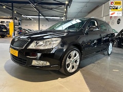 Skoda Octavia Combi - 1.2 TSI Elegance Business Line/Schuifdak/trekhaak/Navi/Apk nieuw