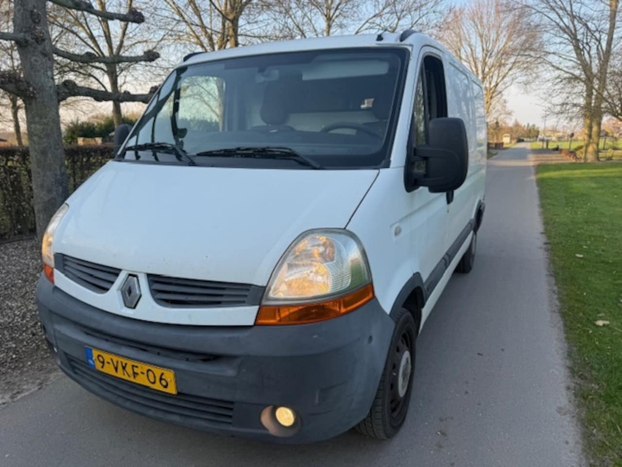 Renault Master - T28 2.5 dCi L1 H1 T28 2.5 dCi L1H1 - AutoWereld.nl
