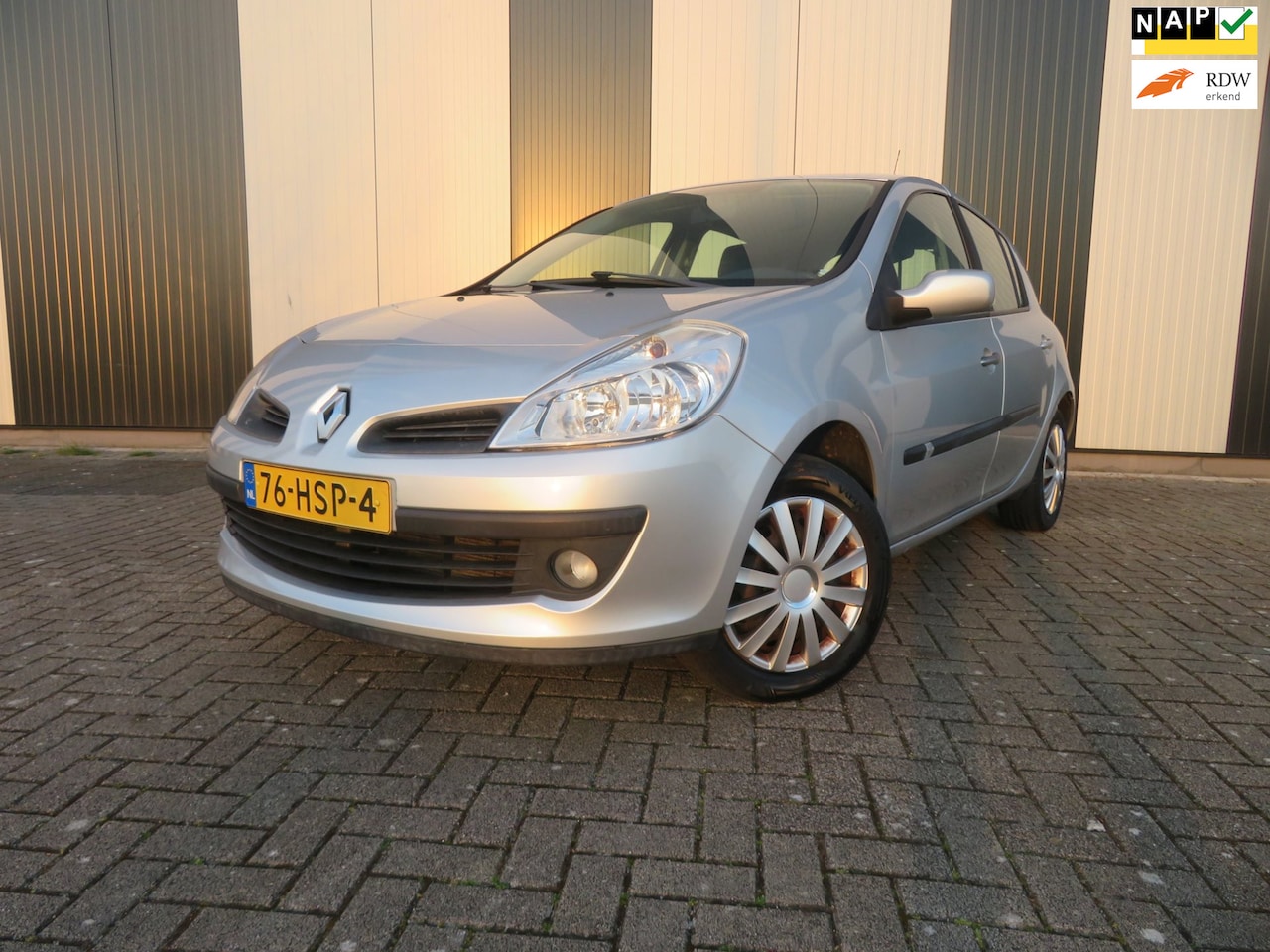 Renault Clio - 1.6-16V Dynamique 1.6-16V Dynamique - AutoWereld.nl