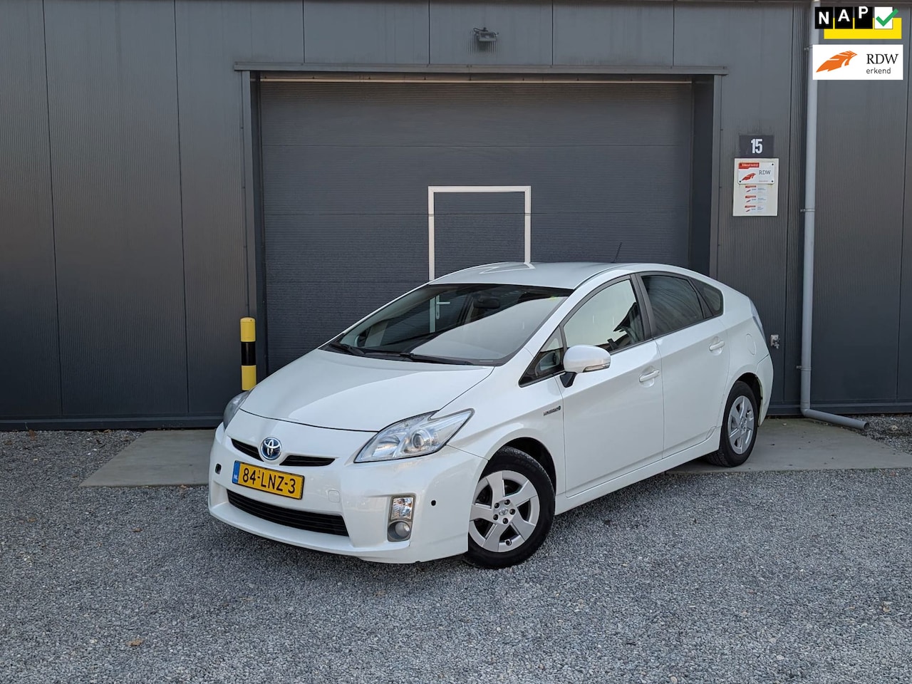 Toyota Prius - 1.8  Comfort 1.8 Comfort, NAP, AUTOMAAT - AutoWereld.nl