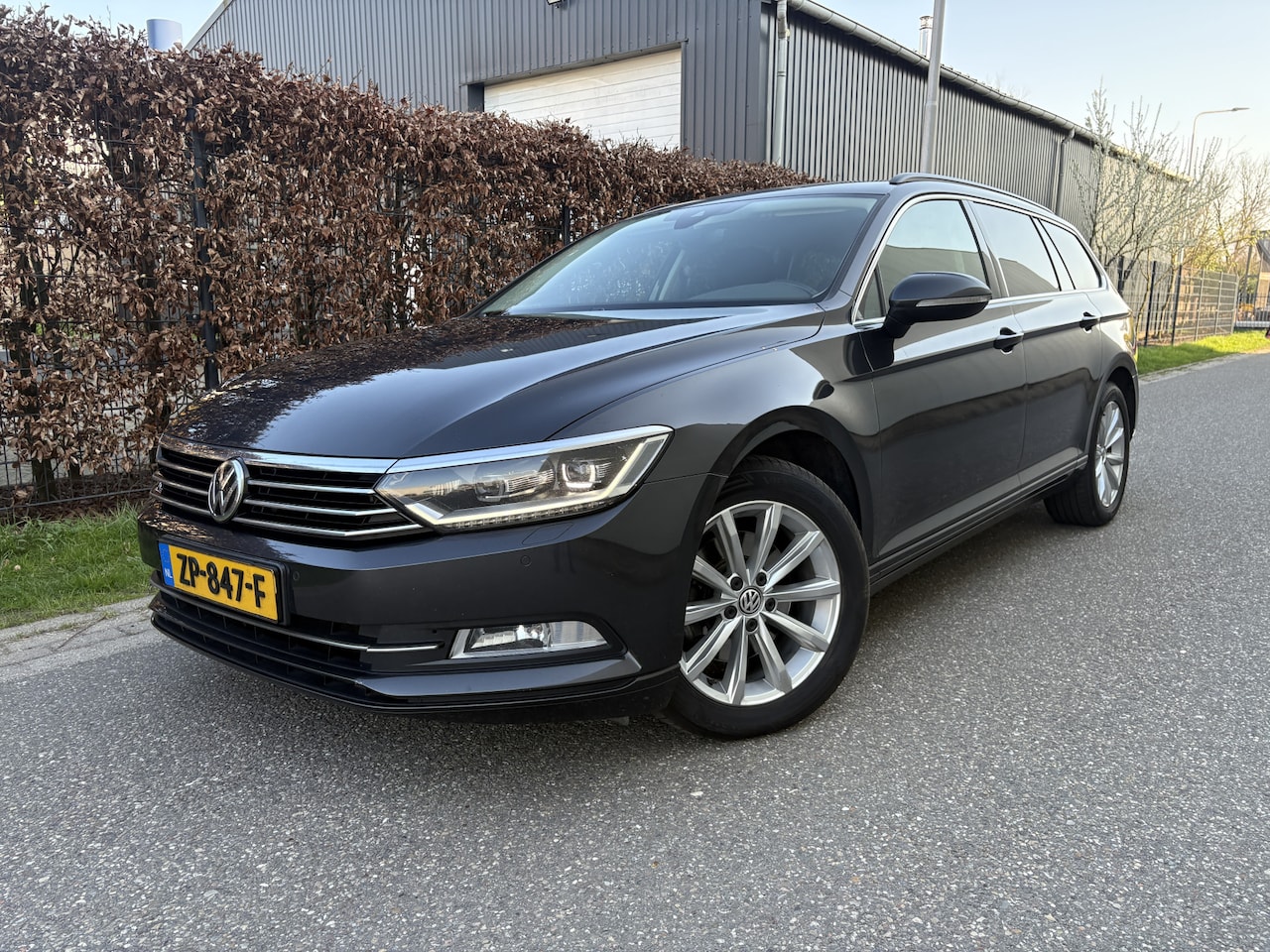 Volkswagen Passat Variant - 2.0 TDI Highline Business / AUTOMAAT / NAVI / CARPLAY / CRUISE / INCL BTW - AutoWereld.nl