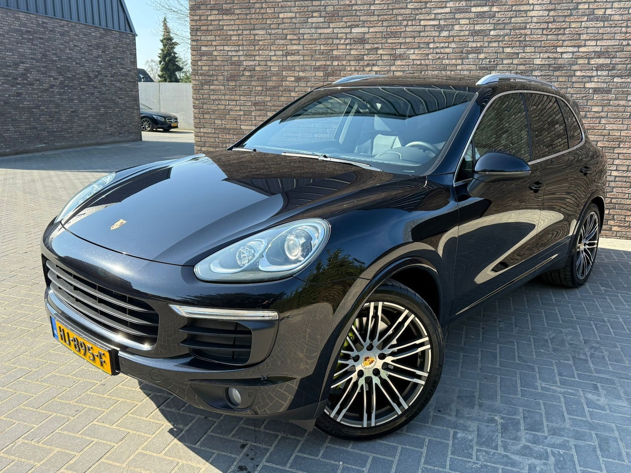 Porsche Cayenne - 3.0 S E-Hybrid 3.0 S E-Hybrid, DEALER ONDERH, Pano, Sport Chrono, Luchtvering 21'' - AutoWereld.nl