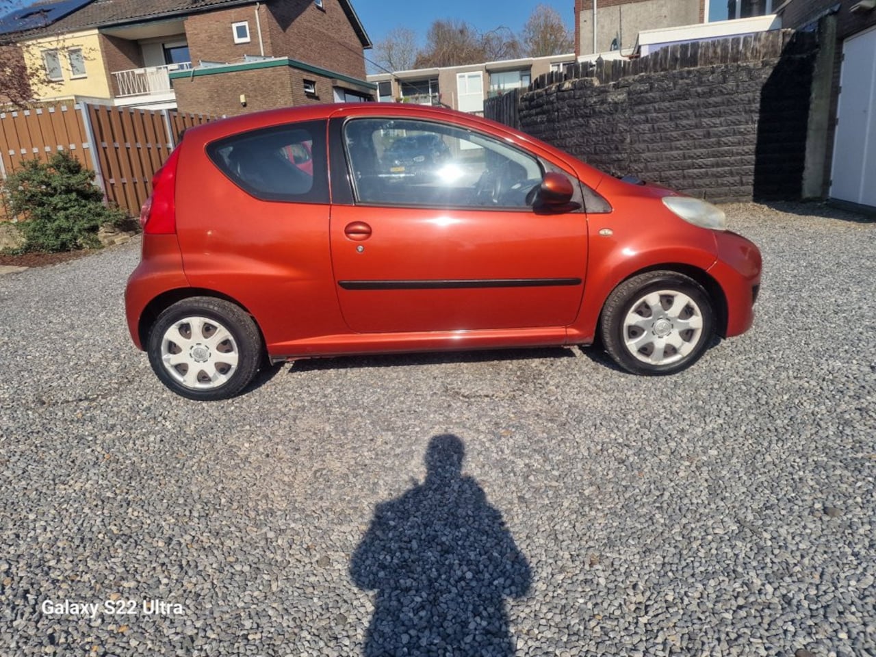 Peugeot 107 - 1.0-12V Sublime 1.0-12V Sublime - AutoWereld.nl