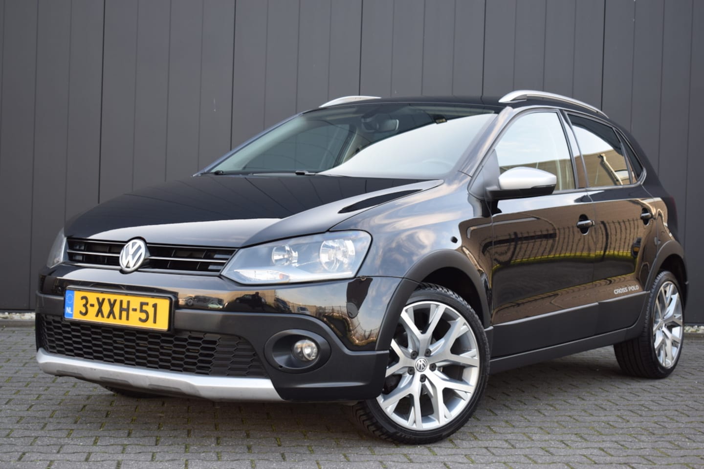 Volkswagen Polo - 1.2 TSi Cross ECC | Telefonie | Sportstoelen | 17 Inch LMV | Volledig Onderhouden!! - AutoWereld.nl
