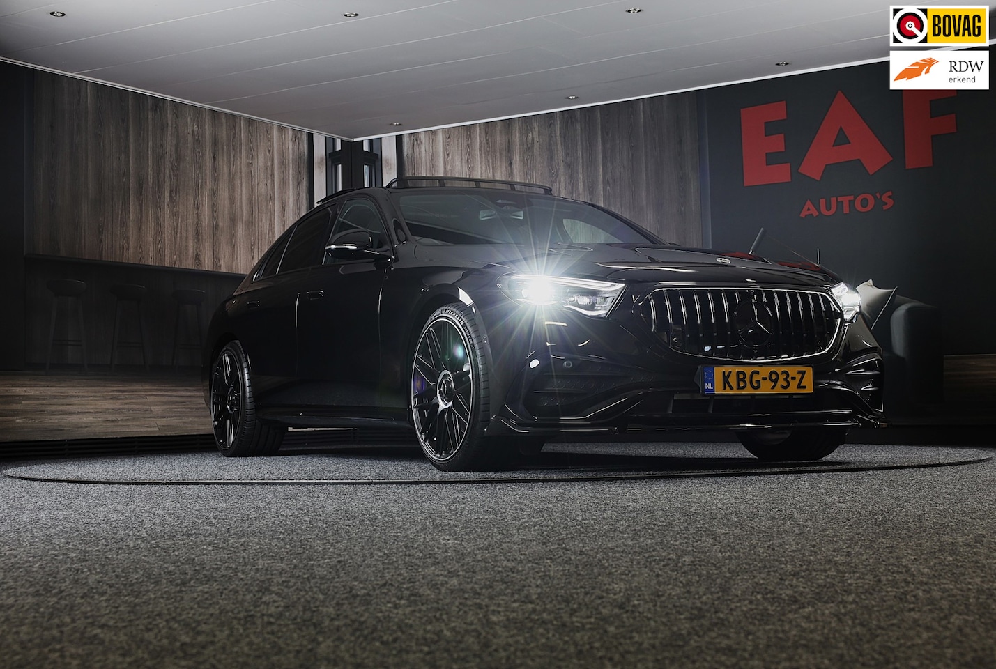 Mercedes-Benz E-klasse - 400 e 4MATIC AMG 53 Look / Hyperscreen / Burmester 4D / Head Up / 360 Camera / Luchtvering - AutoWereld.nl