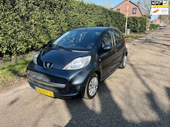 Peugeot 107 - 1.0-12V XS airco apk tot maart 27