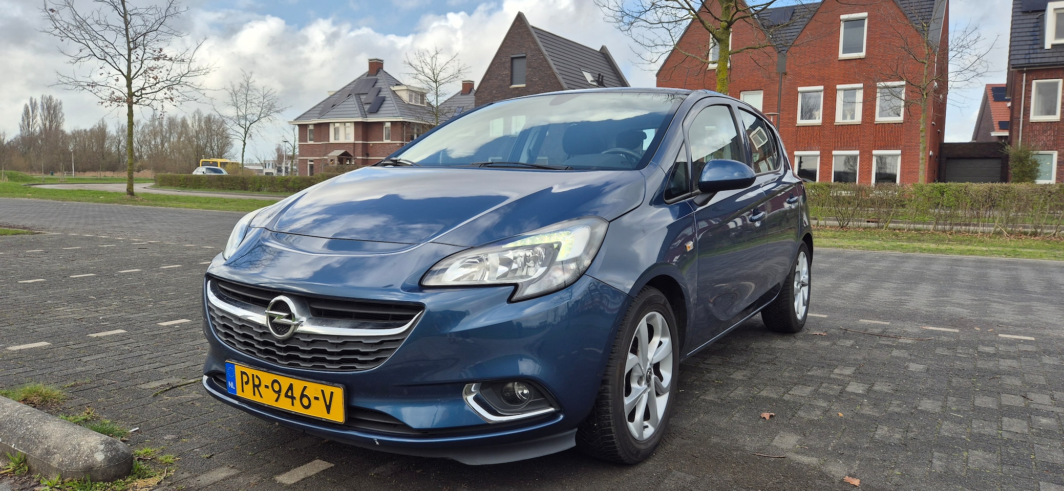 Opel Corsa - 1.0 Turbo Online Edition 1.0Turbo | 2e eigenaar | Cruise | Airco | Navi | Apple | Android | Parkeersensor - AutoWereld.nl